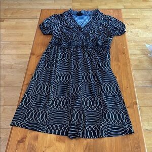 Elegant Navy and White Patterned Dress